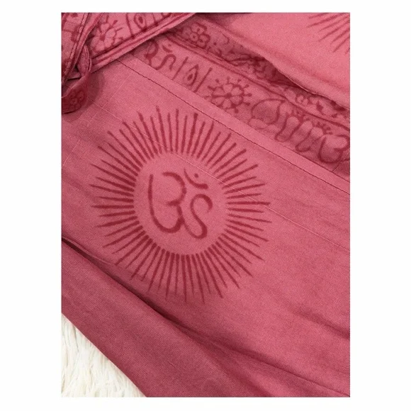 Rhea Red Embroidered Kimono Robe Sz OSFM (NWT) - Picture 3 of 6